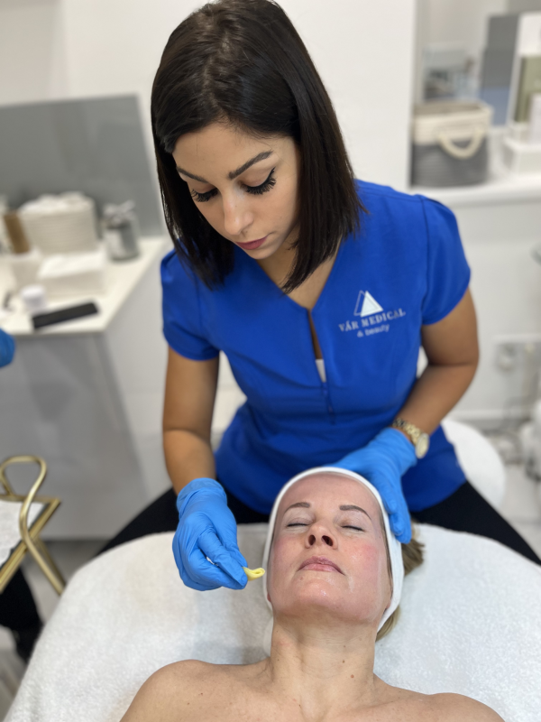 2. kezelés: ZO® Skin health 3step Peel 2. kezelés: ZO® Skin health 3step Peel