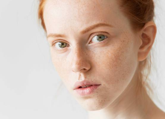 Mik lehetnek a pigmentfoltok okai és hogyan kezelhetjük őket?
